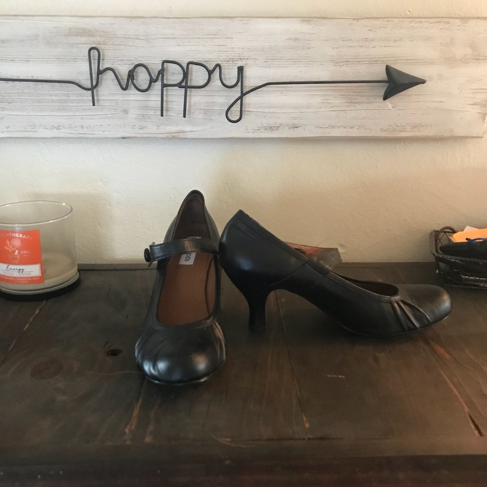 Steve Madden Black High  Heels